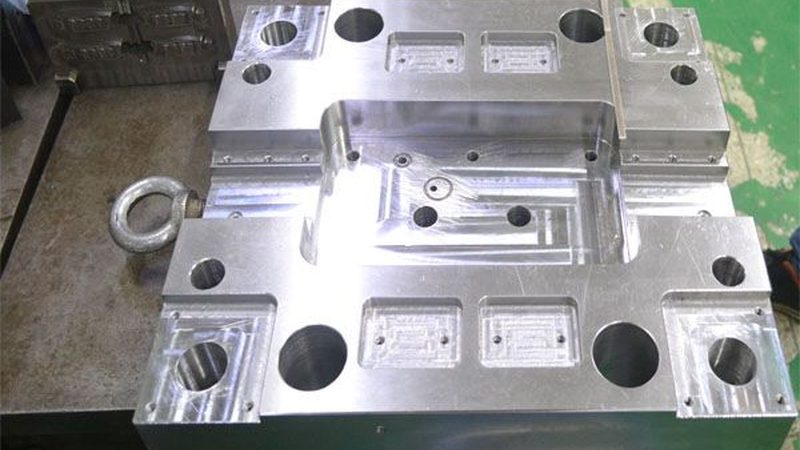 压铸模具与注塑模具：揭秘十大品牌背后的技术奥秘