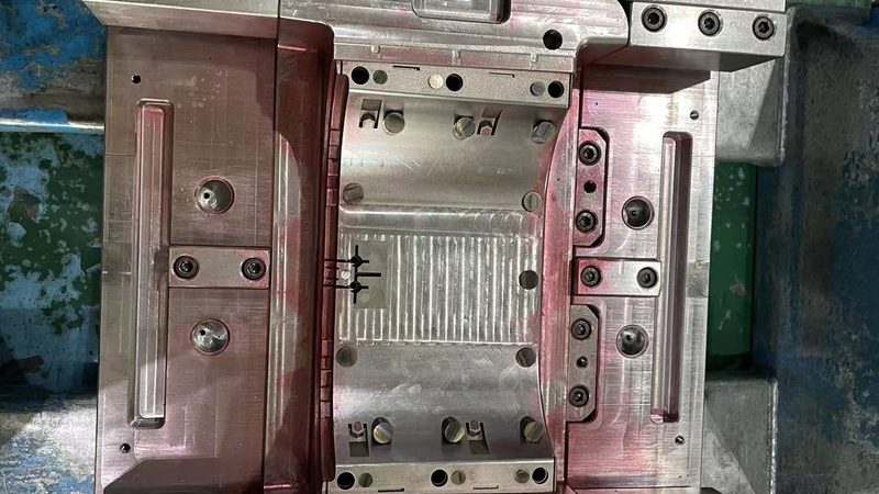 冲头尺寸对照表：模具制造中的关键尺寸解析