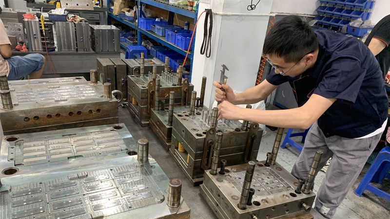 东莞五金模具定制：揭秘定制流程与关键要素**