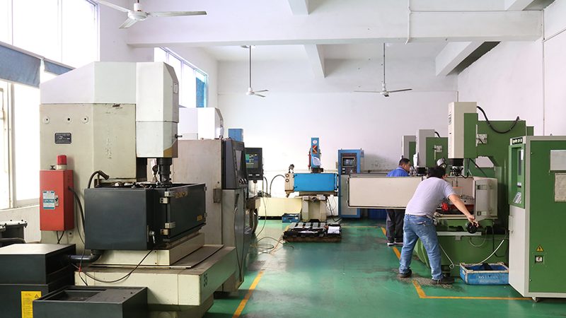深圳塑料模具加工厂家：规格型号揭秘与选型指南**