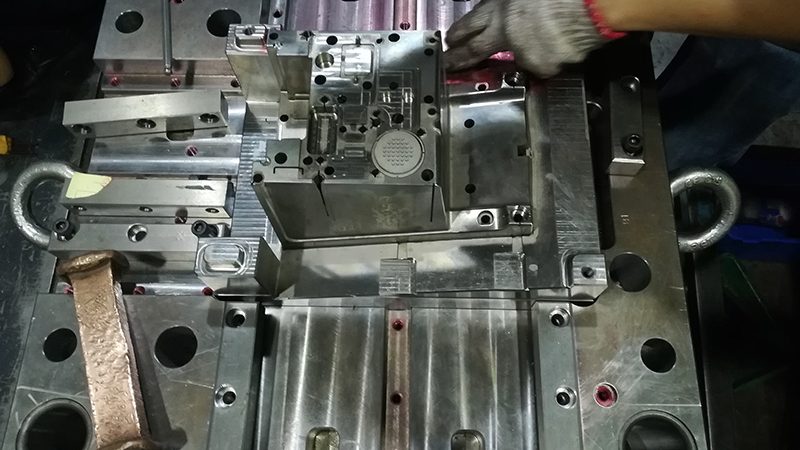 上海精密模具加工，性价比高的关键要素**