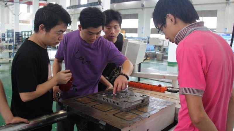 冲压模具设计流程：揭秘高效生产的秘密步骤
